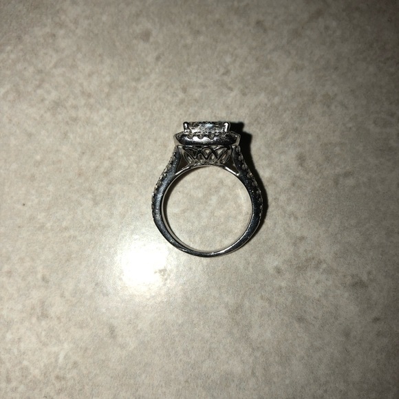 Engagement Ring - Picture 4 of 8